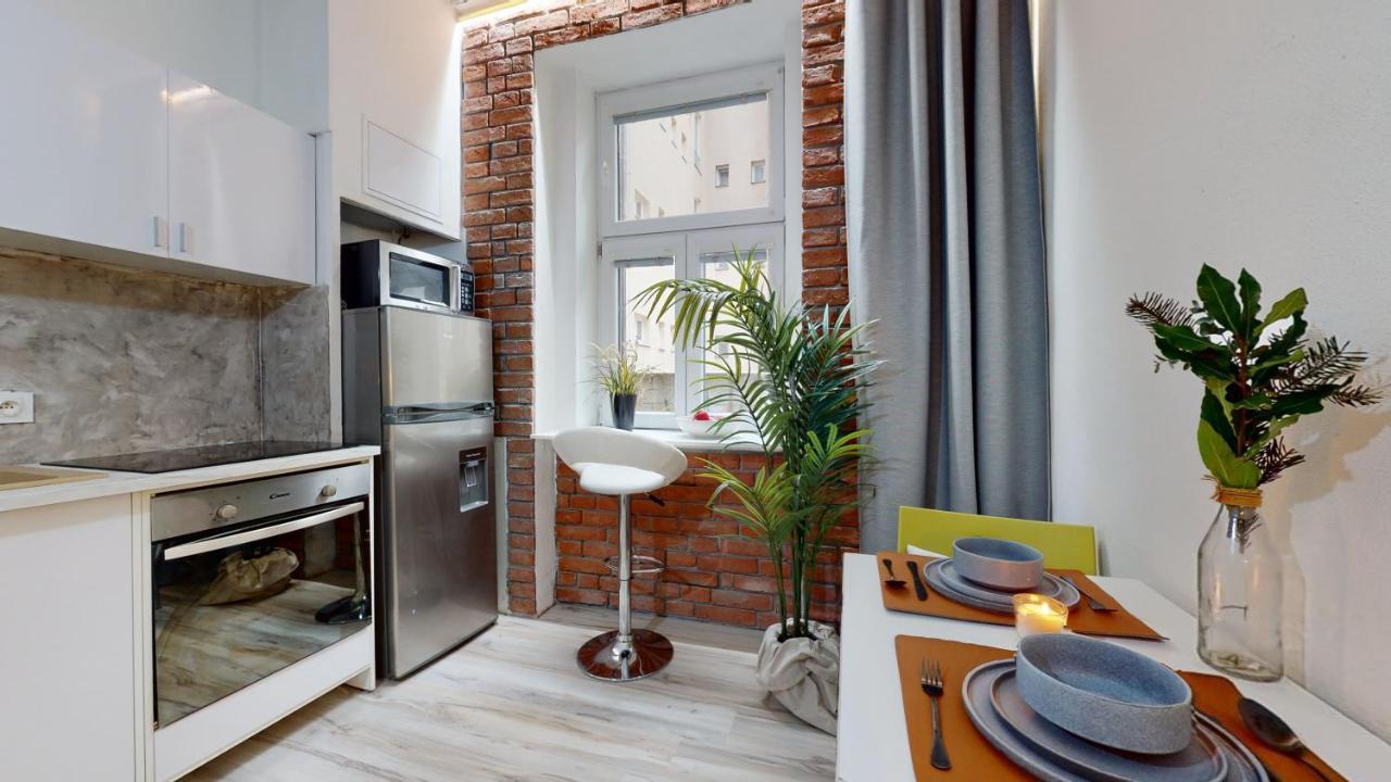 New Stylish Place For Couple บราติสลาวา ภายนอก รูปภาพ
